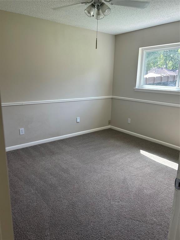 Building Photo - 206 Sunnyview Ave