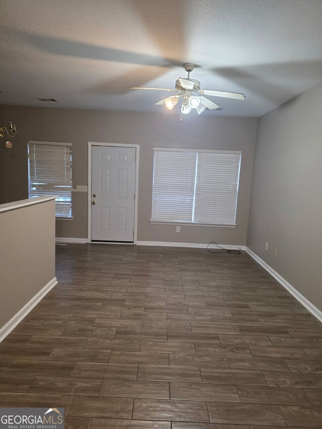 Foto del edificio - 180 Brookview Dr