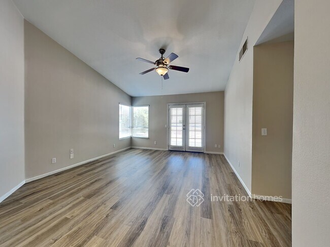 Building Photo - 4600 Candlas Way