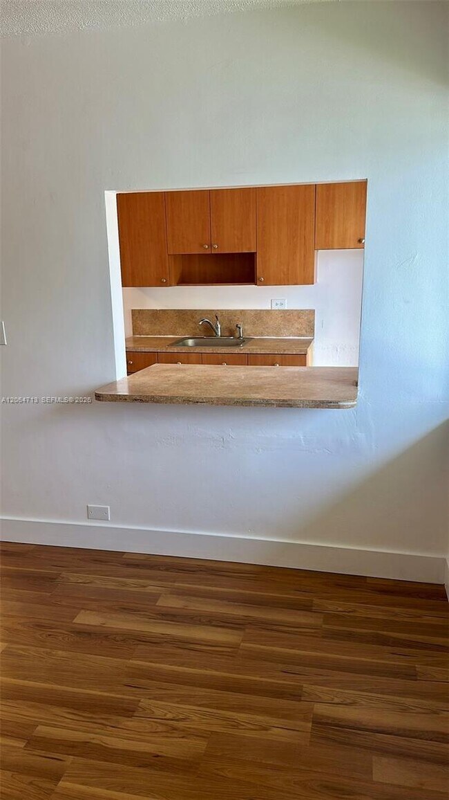 Foto del edificio - 70 NW 77th St