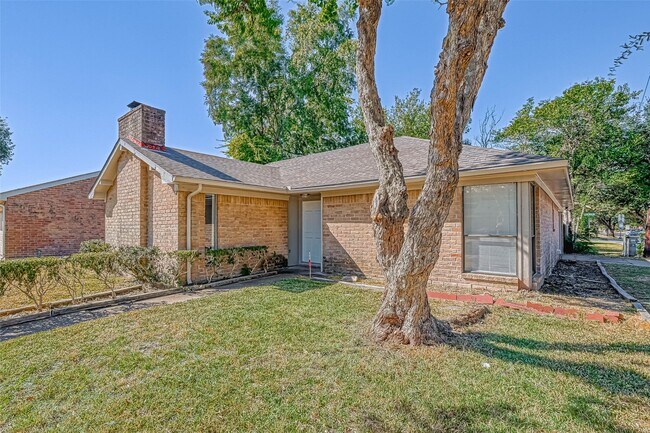 Building Photo - 4302 Wildacres Dr