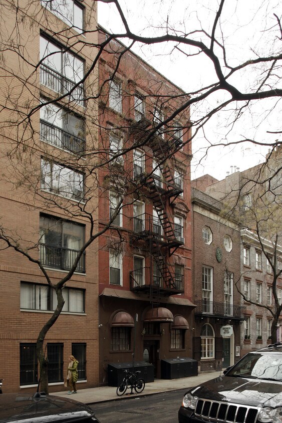 Primary Photo - 14 Jones St
