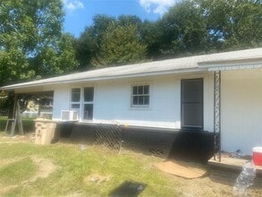 Building Photo - 205 Gammage St