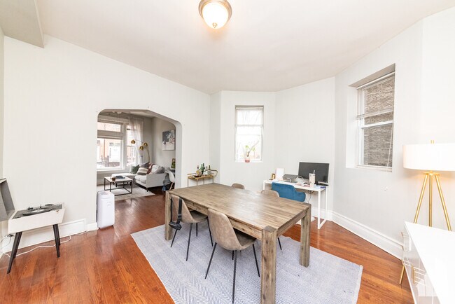 Foto del edificio - 1471 W Erie St