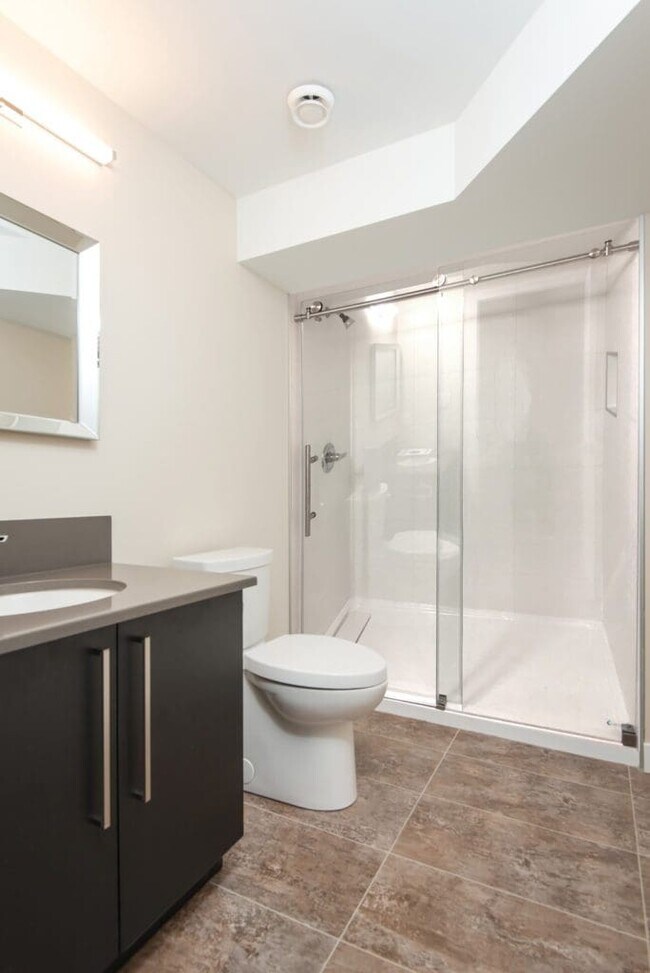 Photo du bâtiment - 604 Jessie Ave