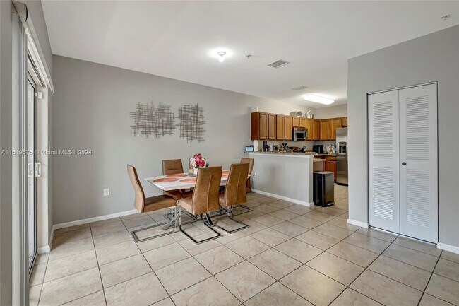 Foto del edificio - 8900 NW 97th Ave