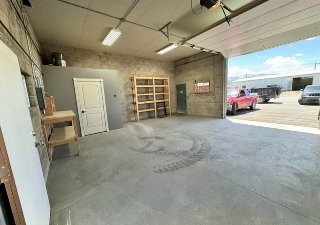 Building Photo - 3152 W 500 N