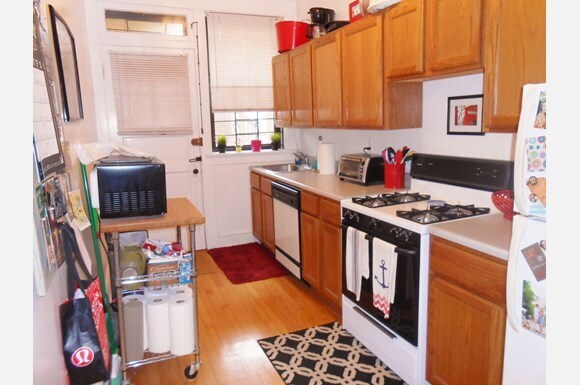 Building Photo - 1448 W Cornelia Ave