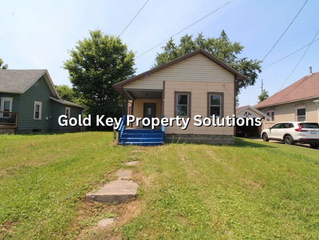 Building Photo - MUNCIE Updated 2 BR 1 BA House with New Kitchen Appliances (SECTION 8 APPROVED)