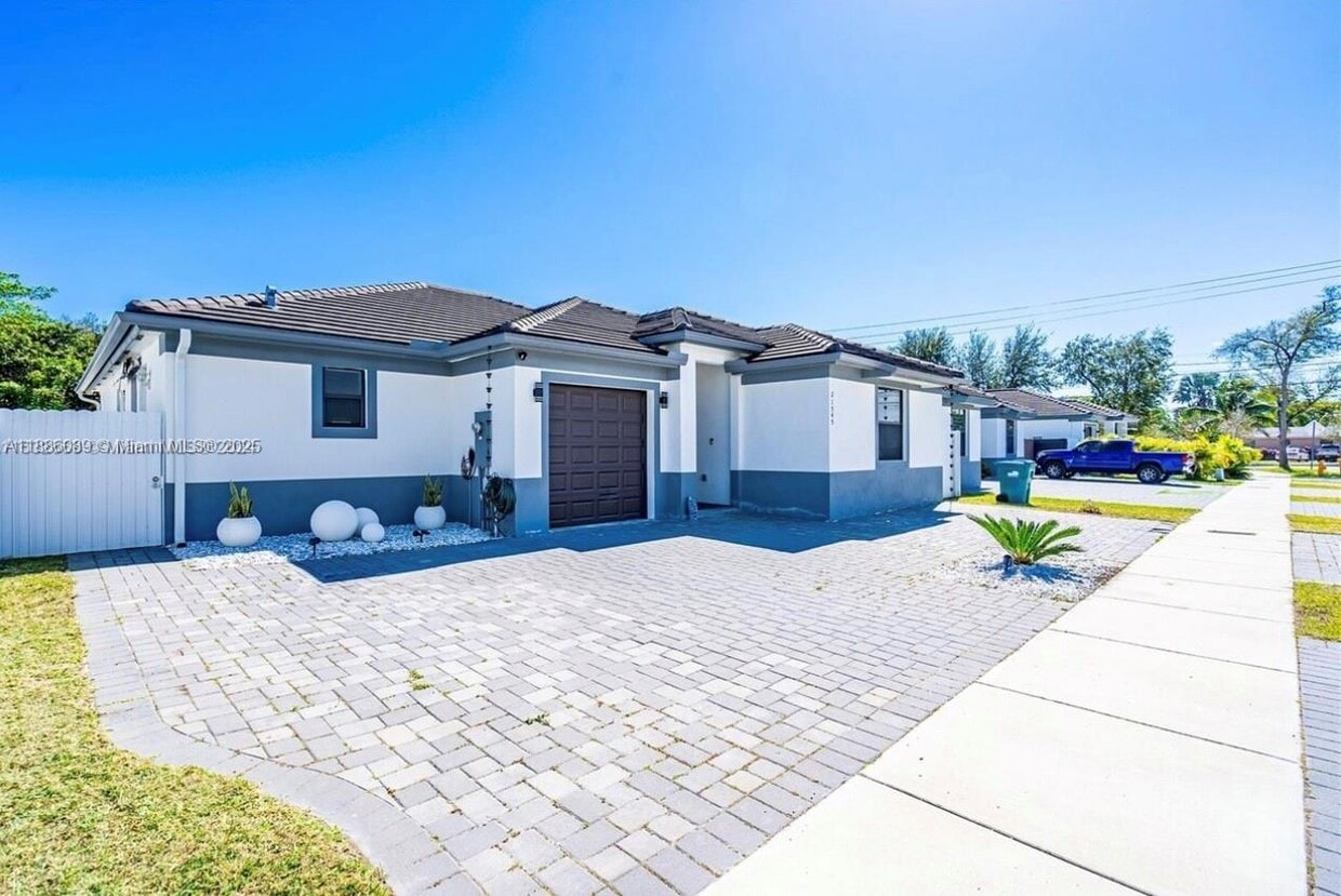 Foto principal - 21545 SW 125th Psge