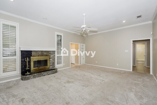 Building Photo - 9125 Timber Oaks Dr
