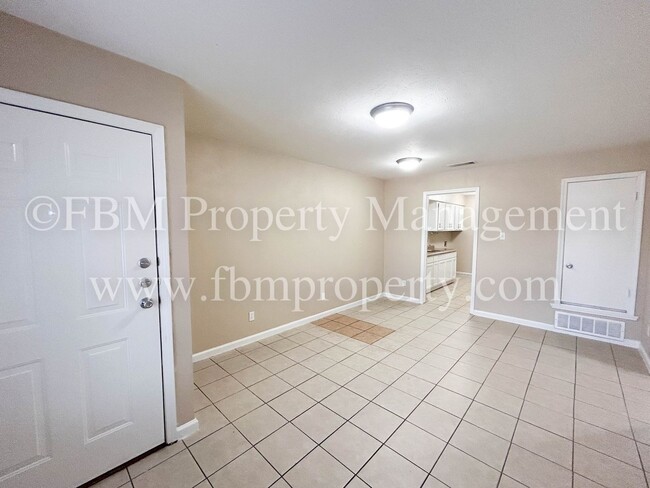 Building Photo - 1211 Old Bardwell Rd