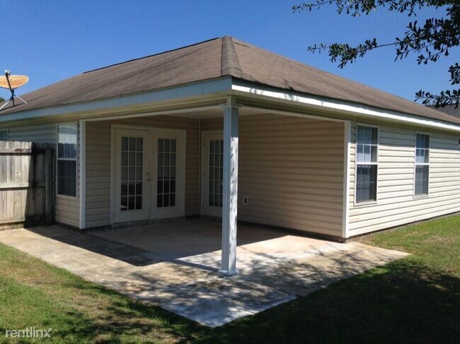 Building Photo - 18035 Allen Rd