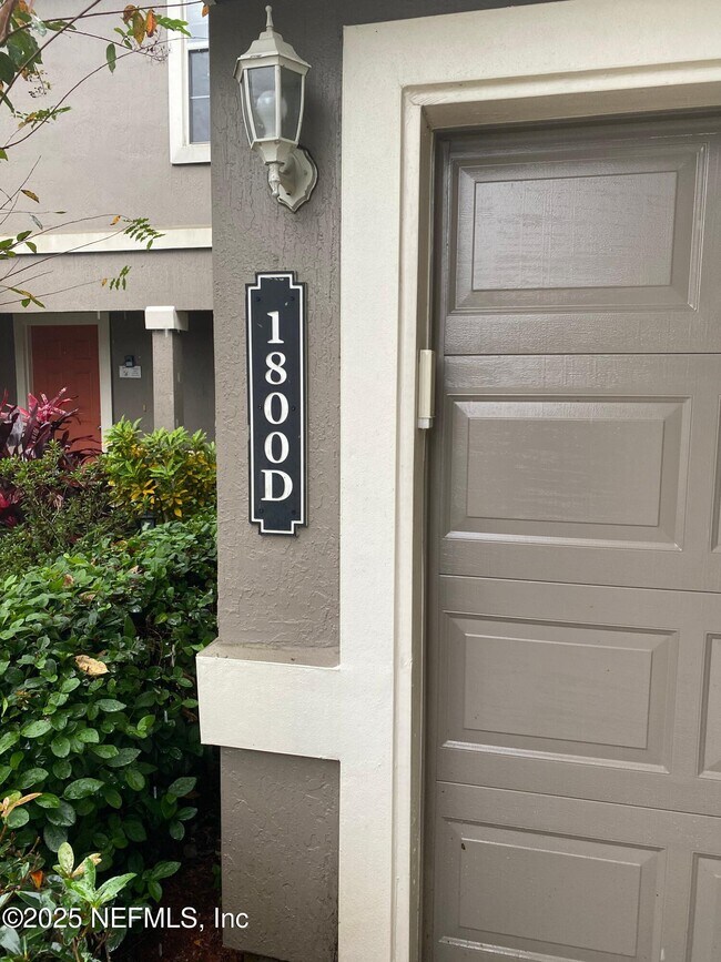 Foto del edificio - 1800 Green Springs Cir