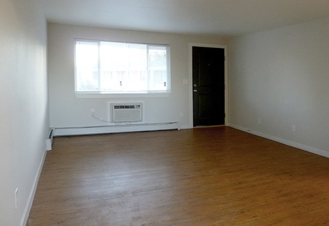 Building Photo - 285 S Jay St