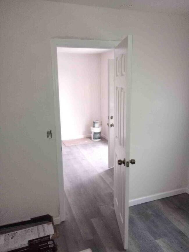 Foto del edificio - 821 LOMBARDO AVE