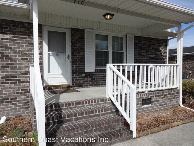 Building Photo - 3 br, 1 bath House - 710 Raintree Lane