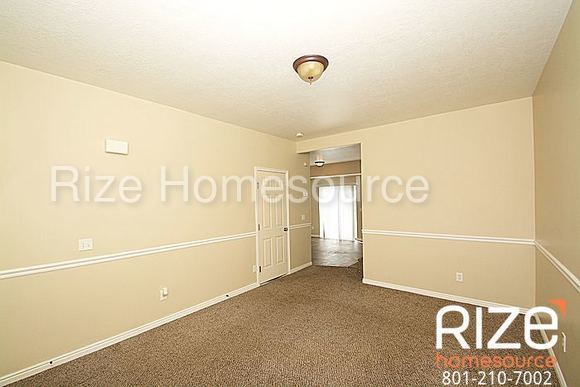 Building Photo - 1621 W Red Oakleaf Ct