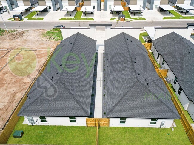 Foto del edificio - Brand New! SUPER LOW Move-In Price