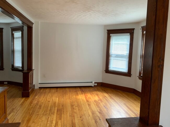 Foto del edificio - 33 Bedford Ave