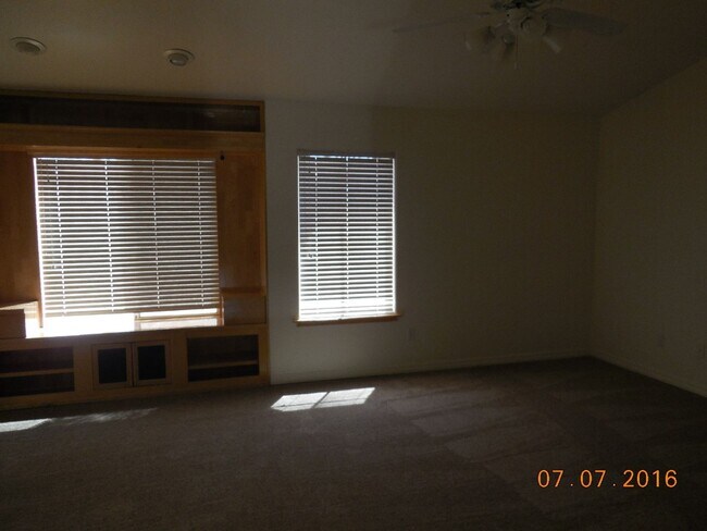 Foto del edificio - Summerlin Home with Pool