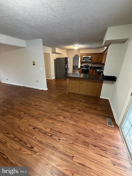 Foto del edificio - 4 Bryant Blvd