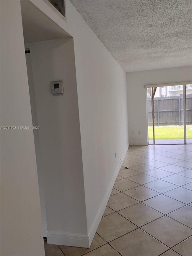 Foto del edificio - 4920 NW 79th Ave
