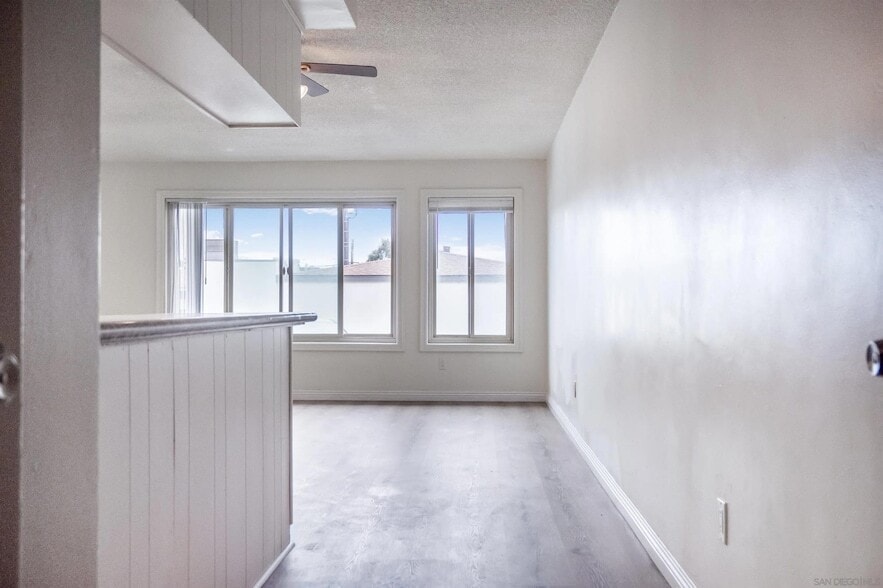 Primary Photo - 7555 Linda Vista Rd