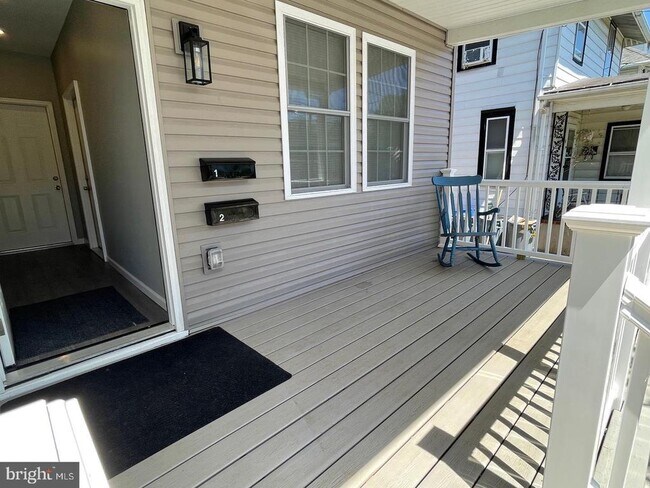 Foto del edificio - 250 W Bridge St