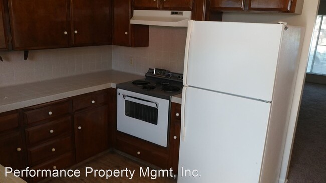 Building Photo - 2 br, 2 bath House - 198 W. Barstow Ave #B