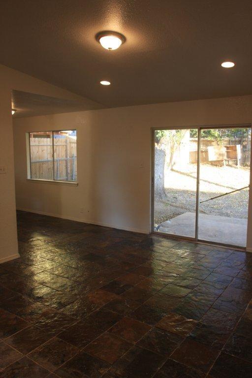 Foto del edificio - 2412 Village Walk