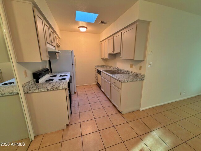 Foto del edificio - 9033 W Elm St