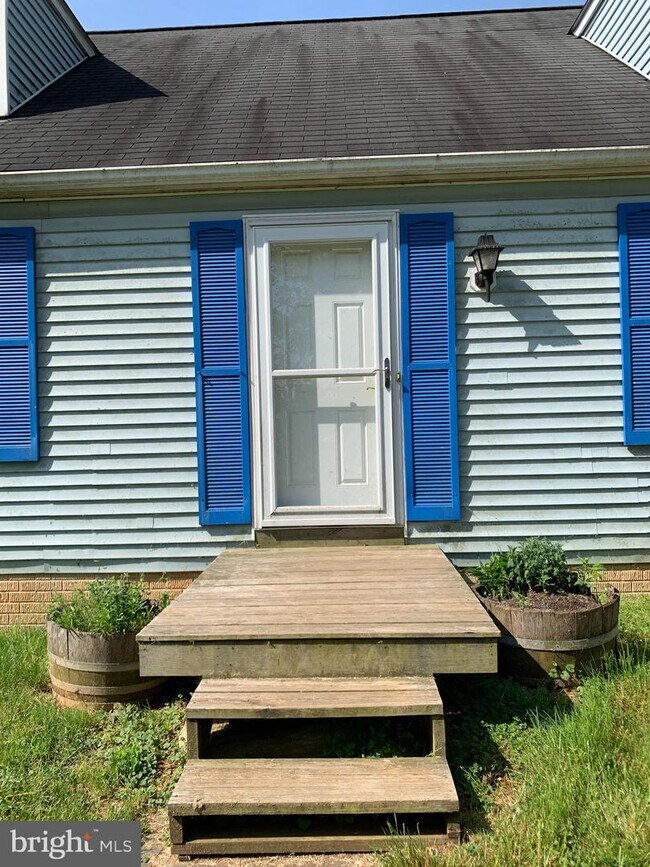 Building Photo - 40415 Thomas Mill Rd