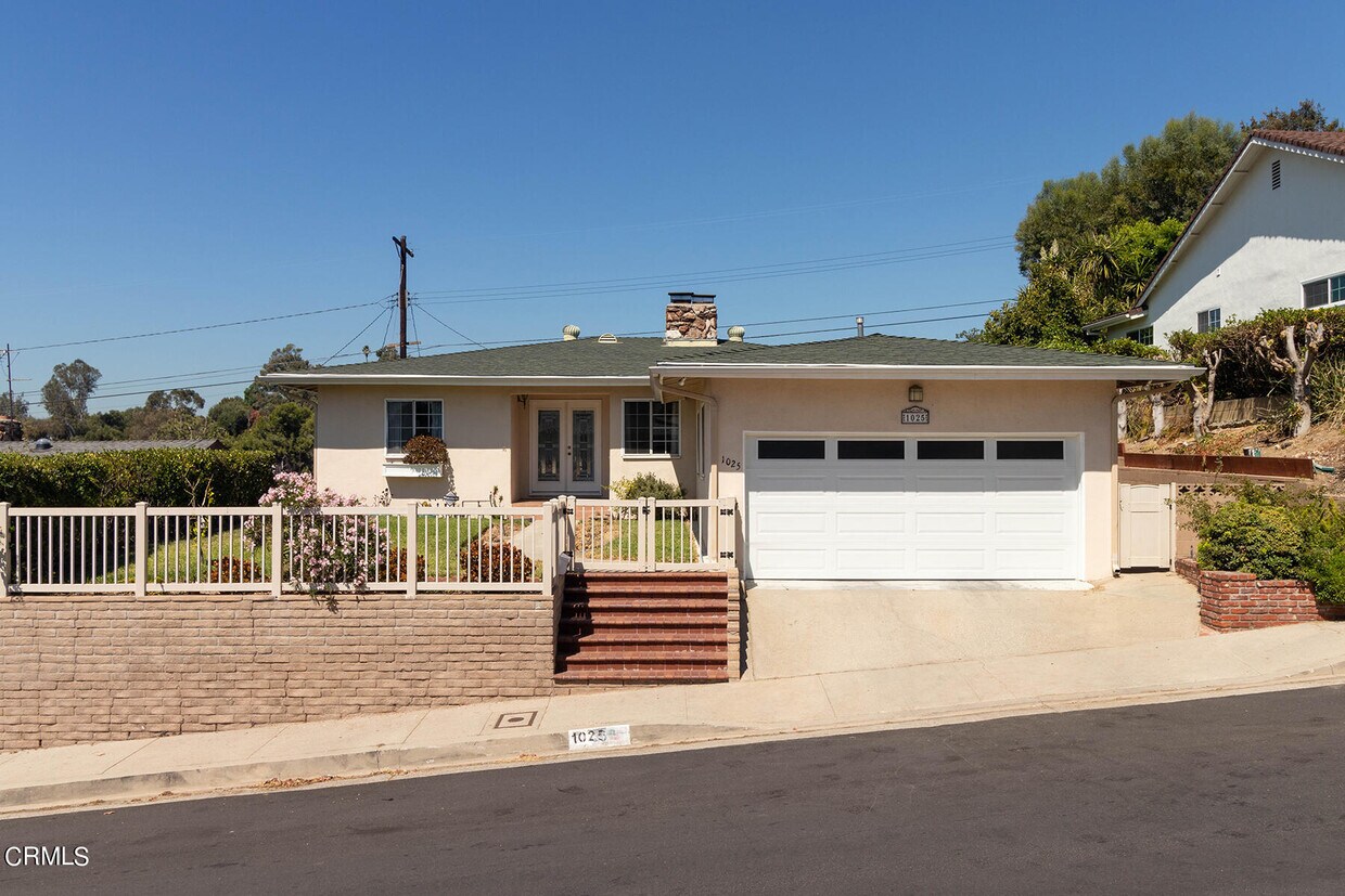 Primary Photo - 1025 Larker Ave