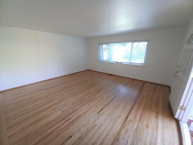 Foto del edificio - 94-98 Amherst Av.