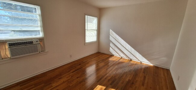 Foto del edificio - 726-C S Old Ranch Rd