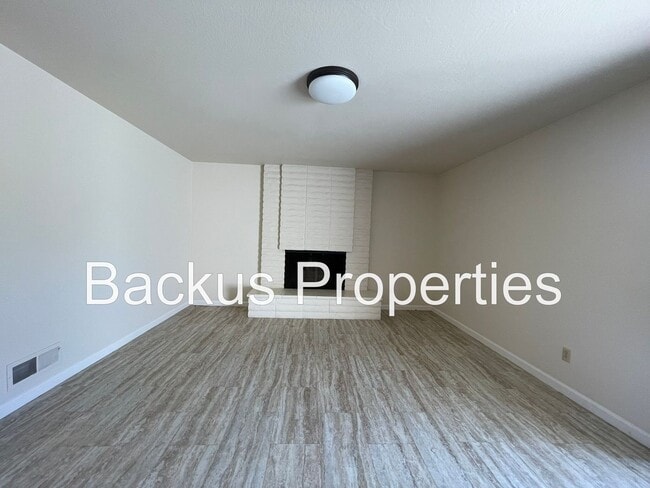 Foto del edificio - Beautiful four bedroom home in South Salinas