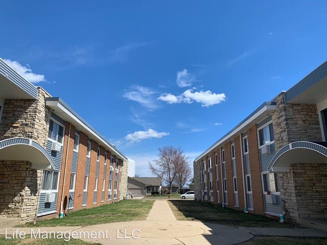 Primary Photo - 5818 50th Ave