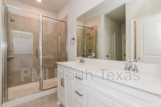 Foto del edificio - 721 Portina Dr