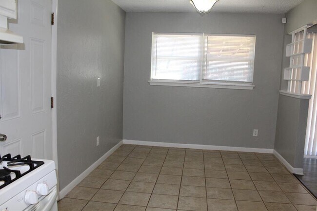 Foto del edificio - 3036 SE 20th St