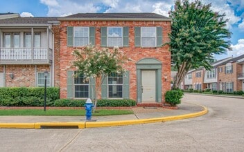 Building Photo - 402 Bendwood Dr
