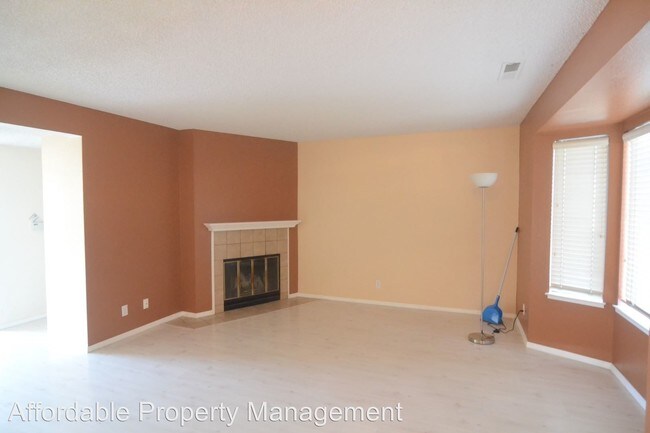 Building Photo - 6147 Thornton Ave