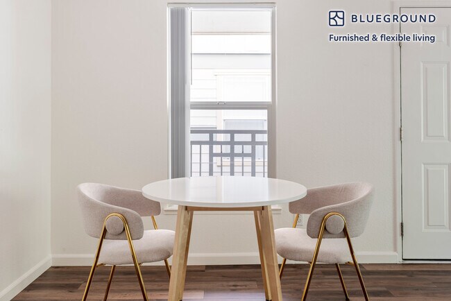 Foto del edificio - 1220 N Fair Oaks Ave