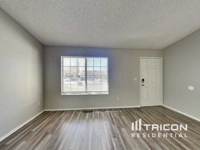 Foto del edificio - 7860 Big River Dr