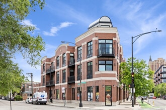 Building Photo - 2089 W Wabansia Ave