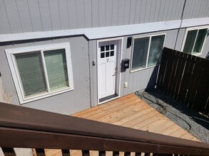 Building Photo - 20991 Spinnaker St