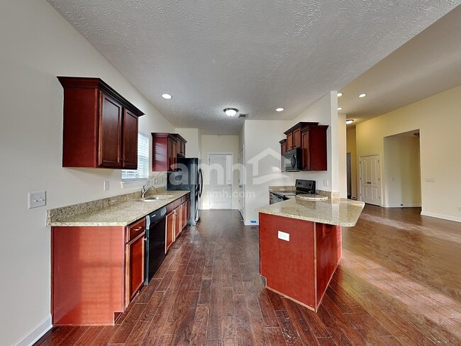 Foto del edificio - 7275 Santeelah Way