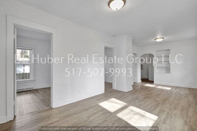 Building Photo - 1105 McCullough Lansing, MI 48912