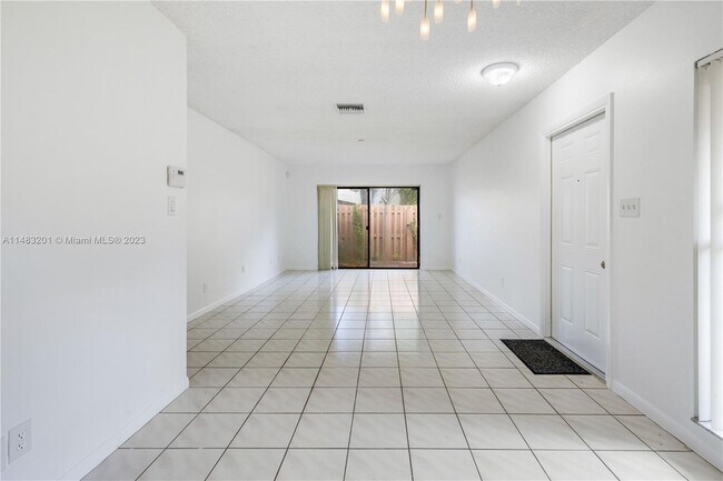 Building Photo - 11522 SW 109th Rd
