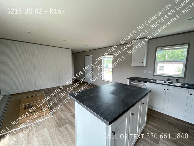 Foto del edificio - 3218 US 82-R167